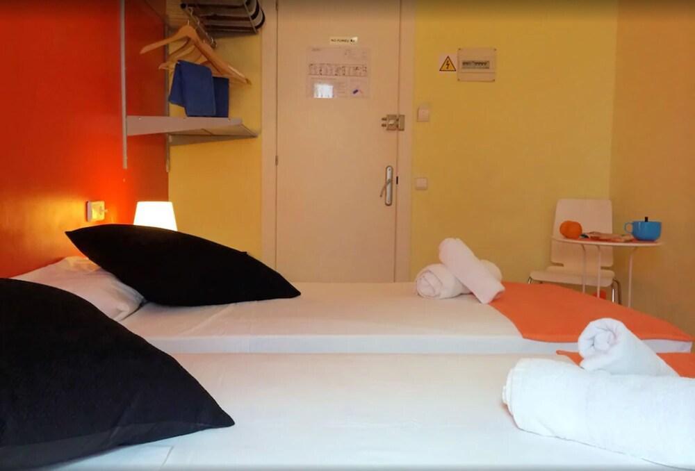 Barcelona City North Hostal Luaran gambar