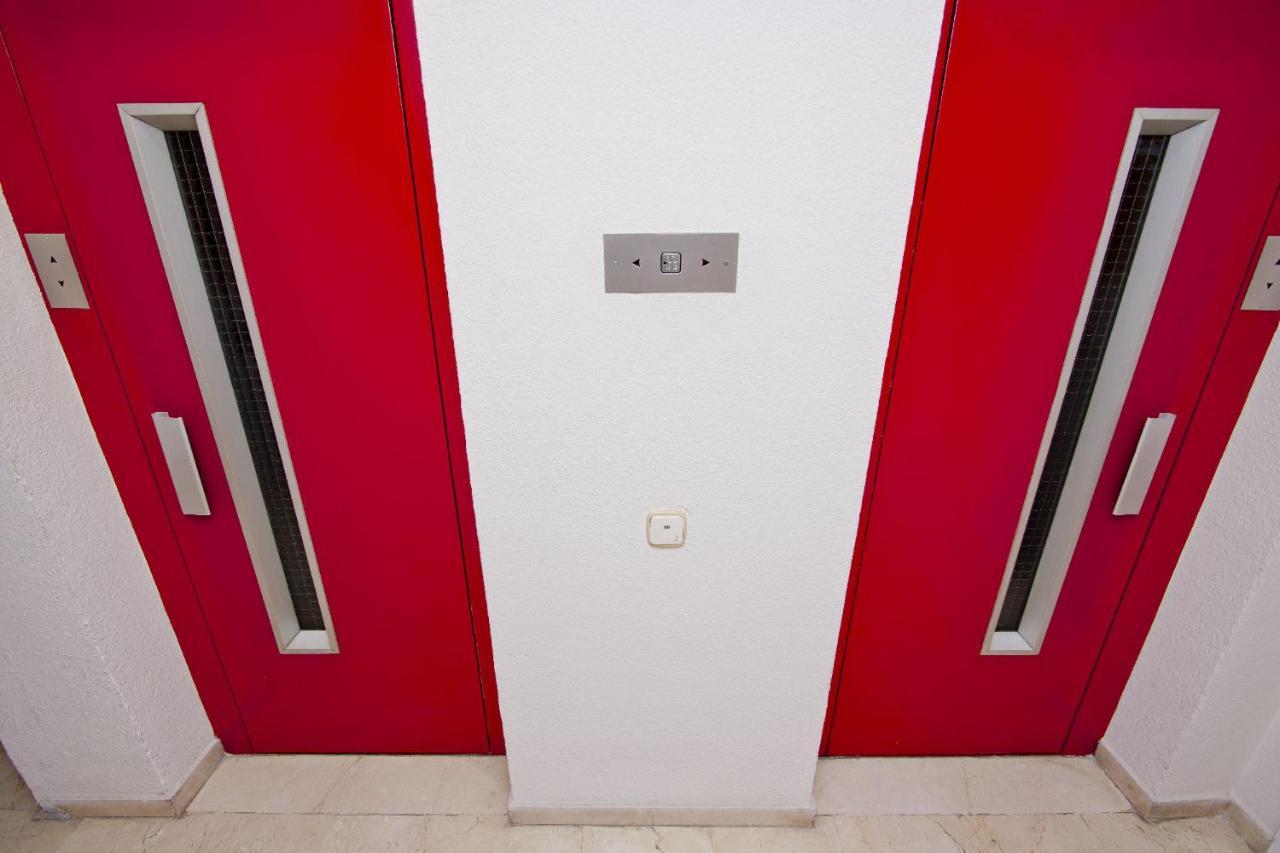 Barcelona City North Hostal Luaran gambar