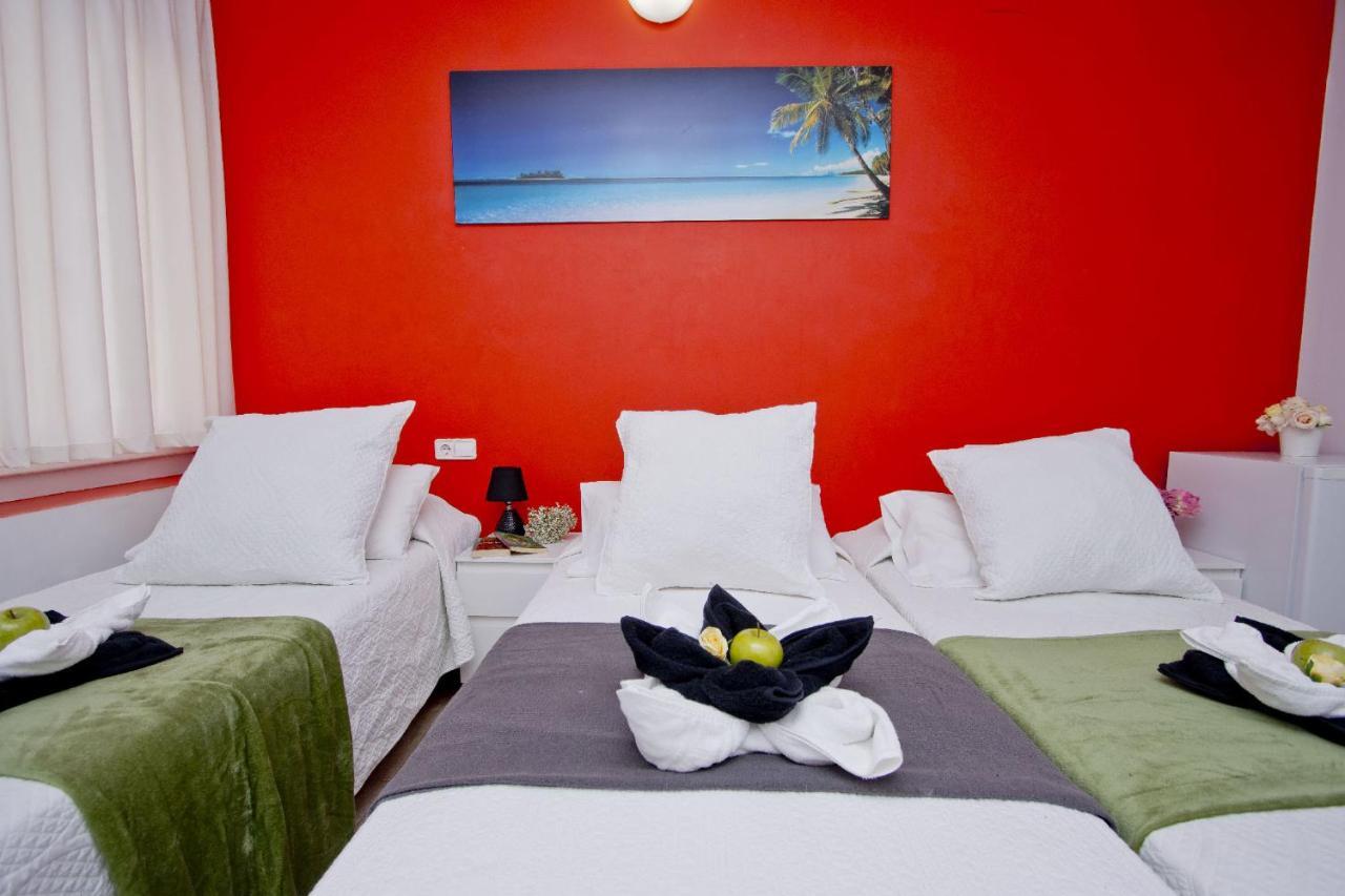 Barcelona City North Hostal Luaran gambar