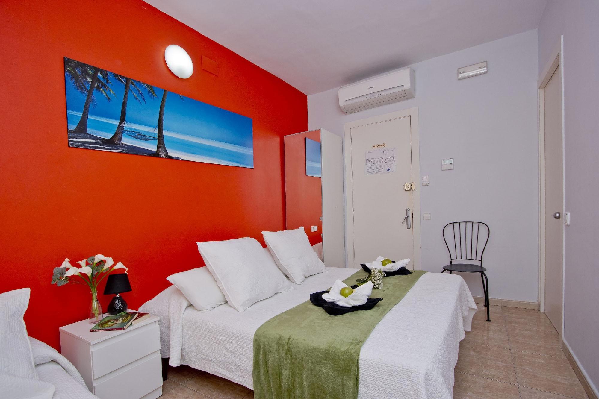 Barcelona City North Hostal Luaran gambar