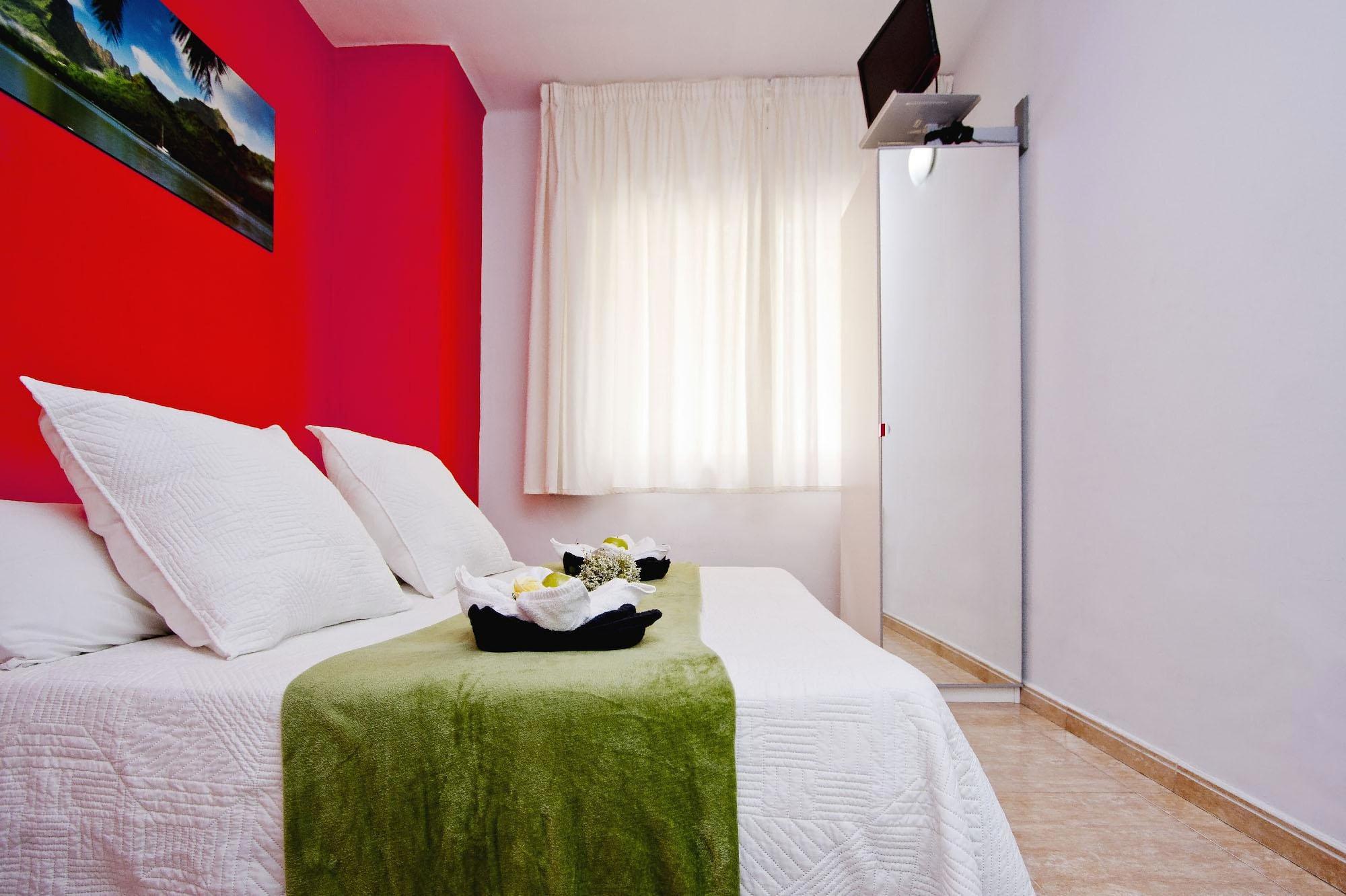 Barcelona City North Hostal Luaran gambar