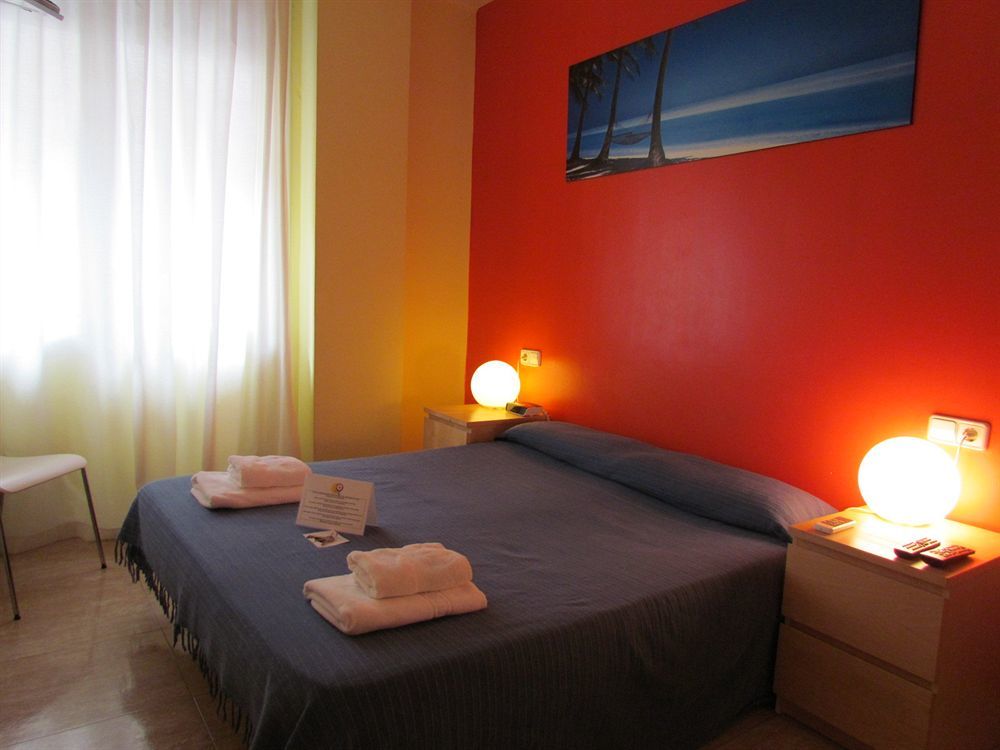 Barcelona City North Hostal Luaran gambar